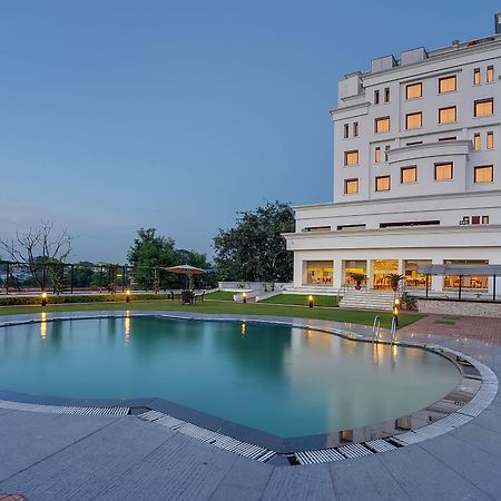 Royal Sarovar Portico Siliguri Exterior foto