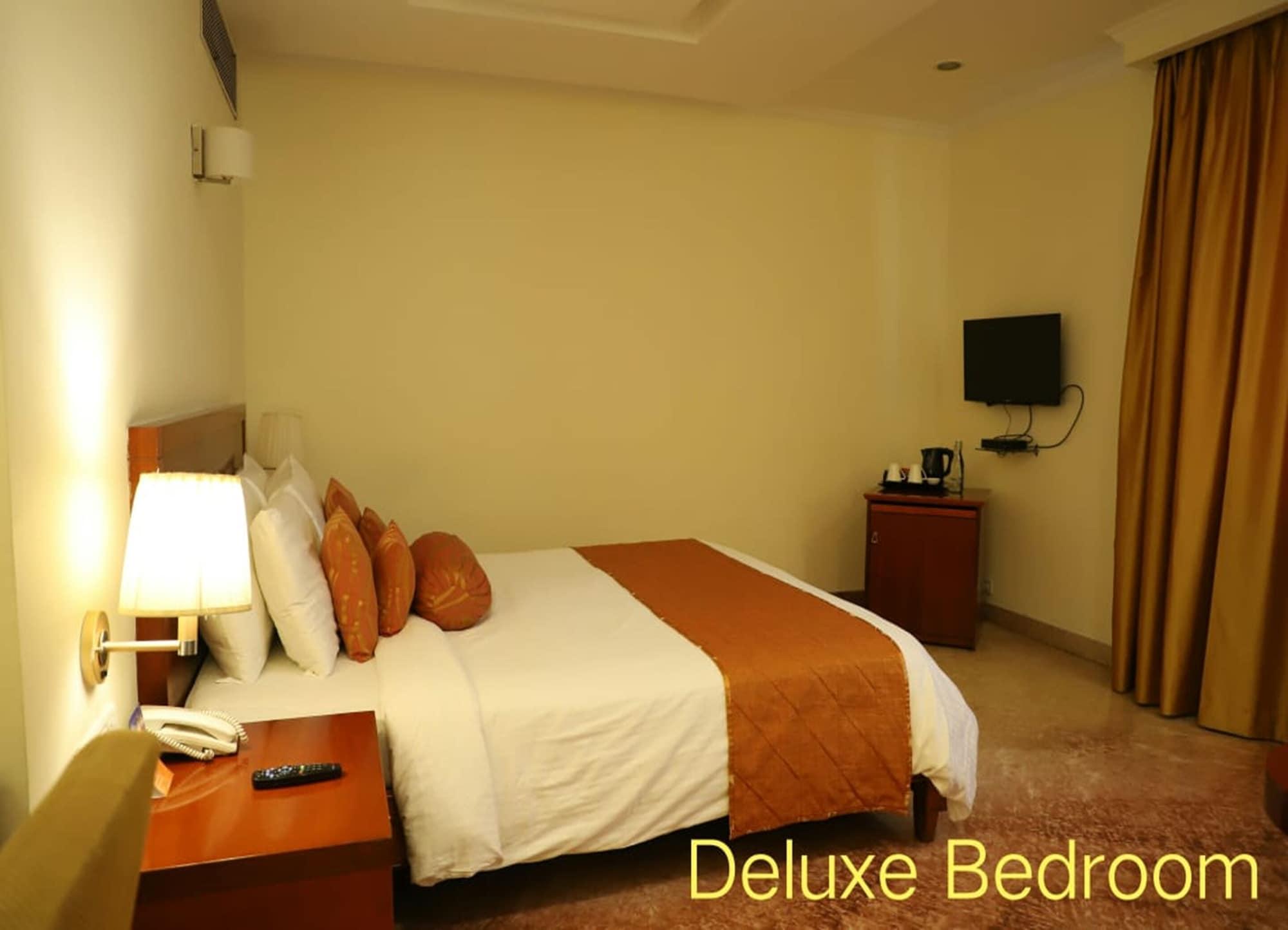 Royal Sarovar Portico Siliguri Exterior foto