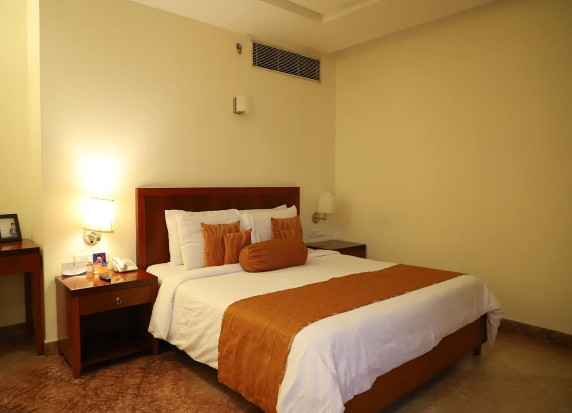 Royal Sarovar Portico Siliguri Exterior foto