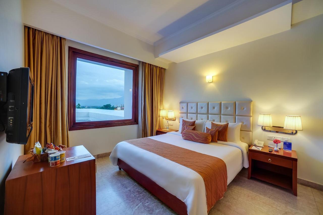 Royal Sarovar Portico Siliguri Exterior foto
