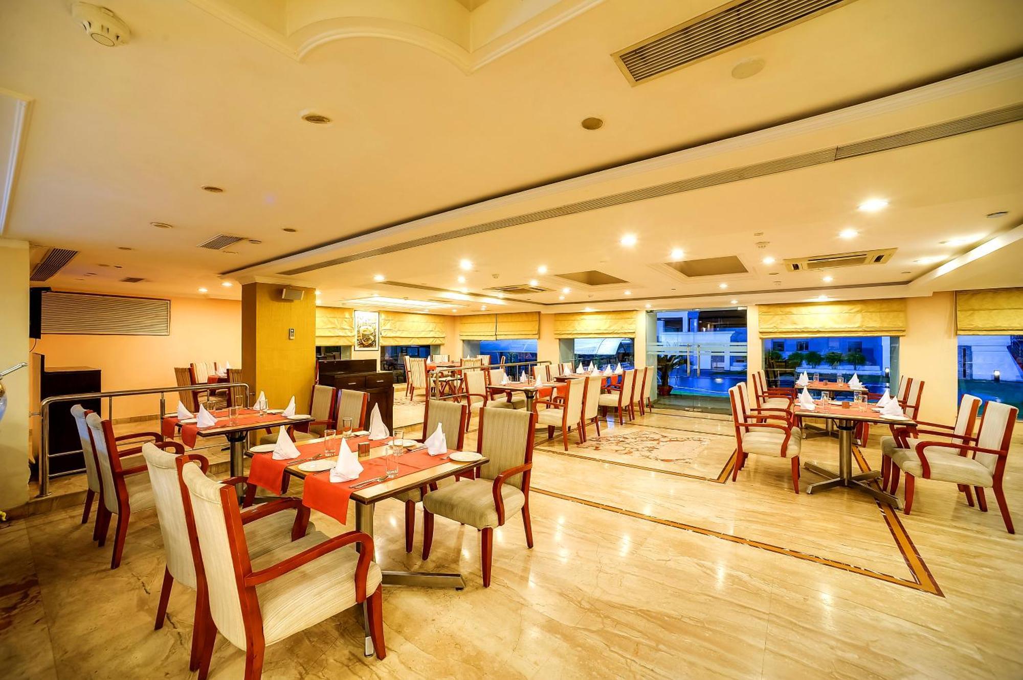 Royal Sarovar Portico Siliguri Exterior foto