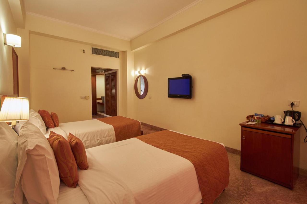 Royal Sarovar Portico Siliguri Exterior foto
