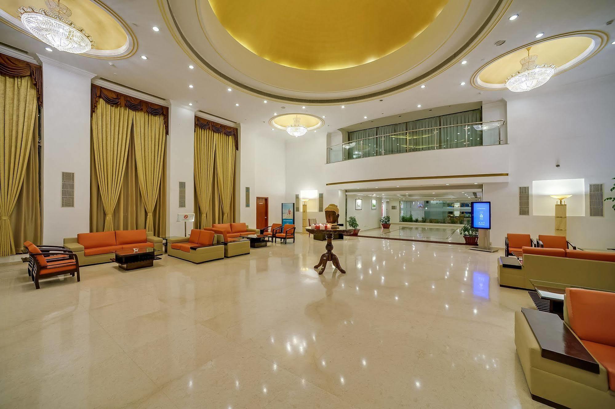 Royal Sarovar Portico Siliguri Exterior foto