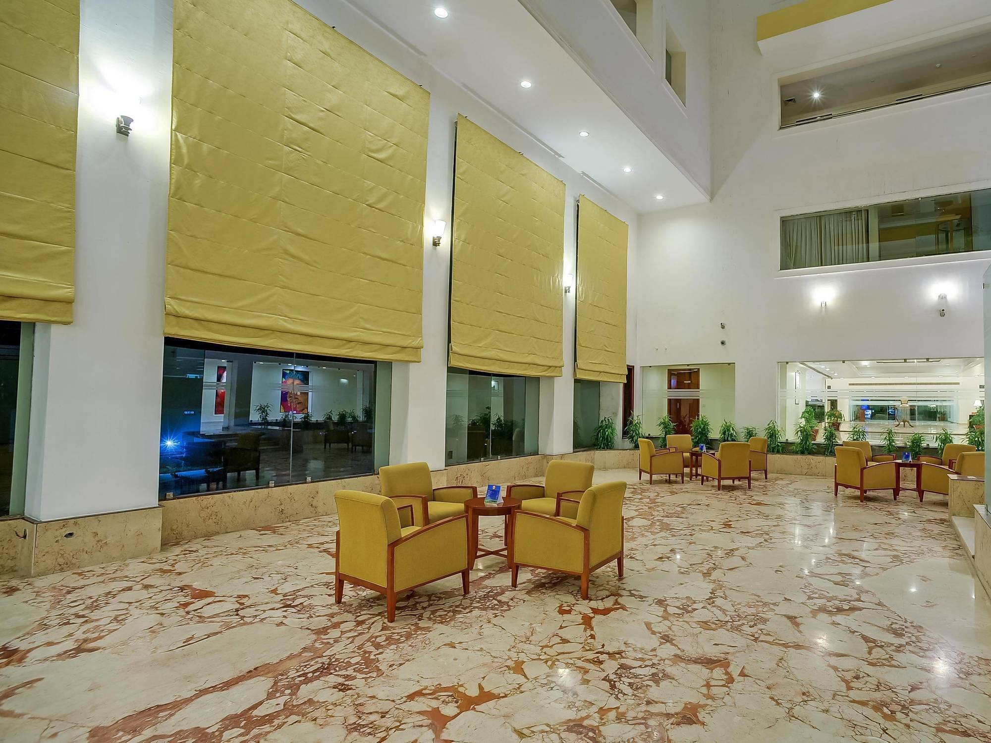 Royal Sarovar Portico Siliguri Exterior foto