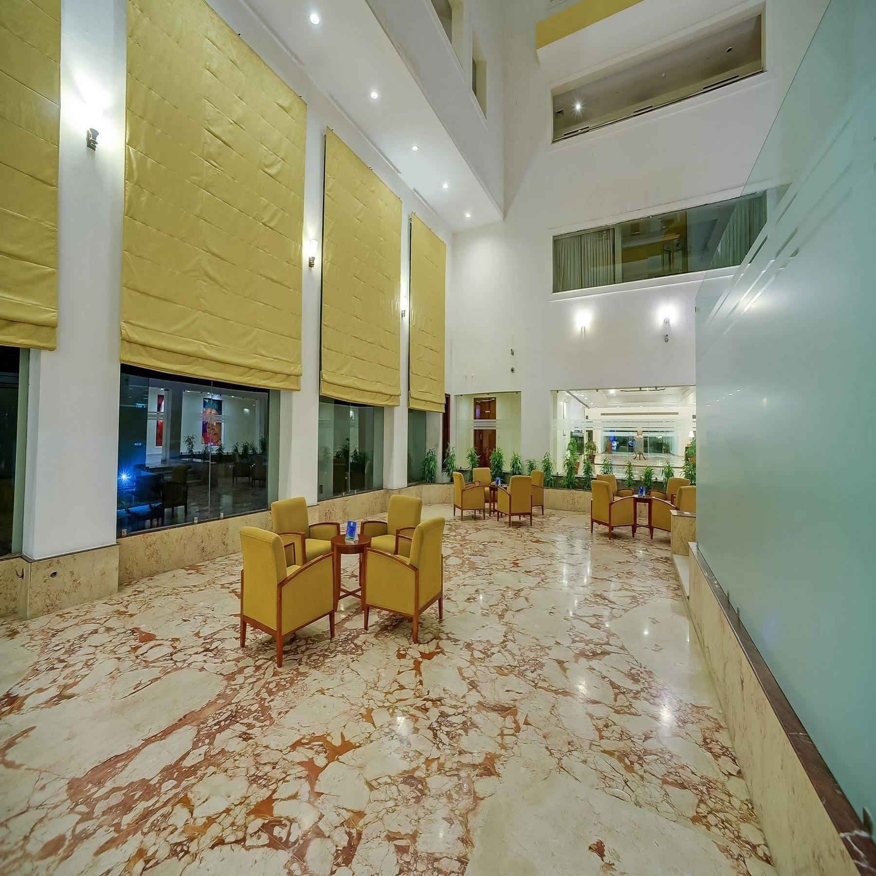 Royal Sarovar Portico Siliguri Exterior foto