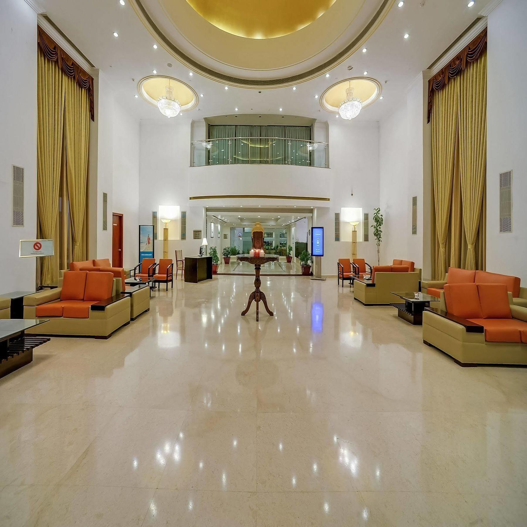 Royal Sarovar Portico Siliguri Exterior foto
