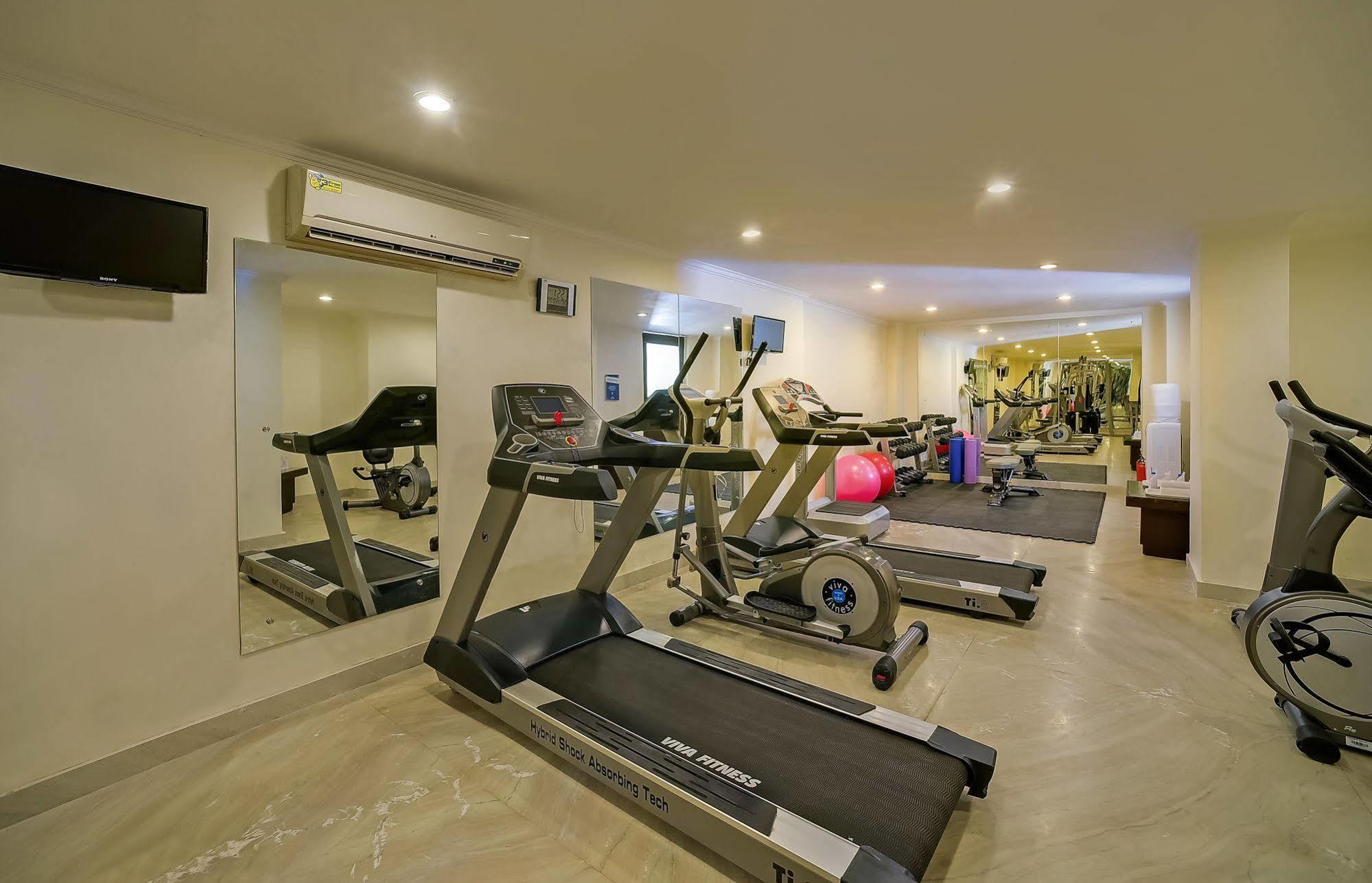 Royal Sarovar Portico Siliguri Exterior foto